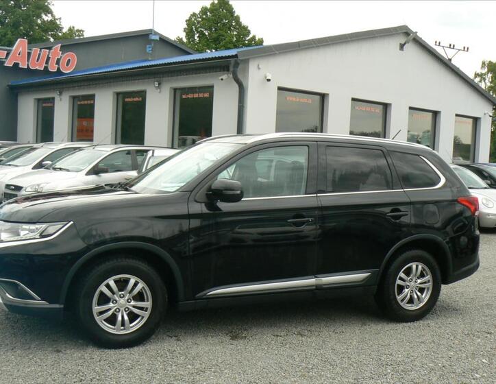 Mitsubishi Outlander 1