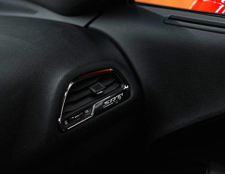 Dodge Challenger 17