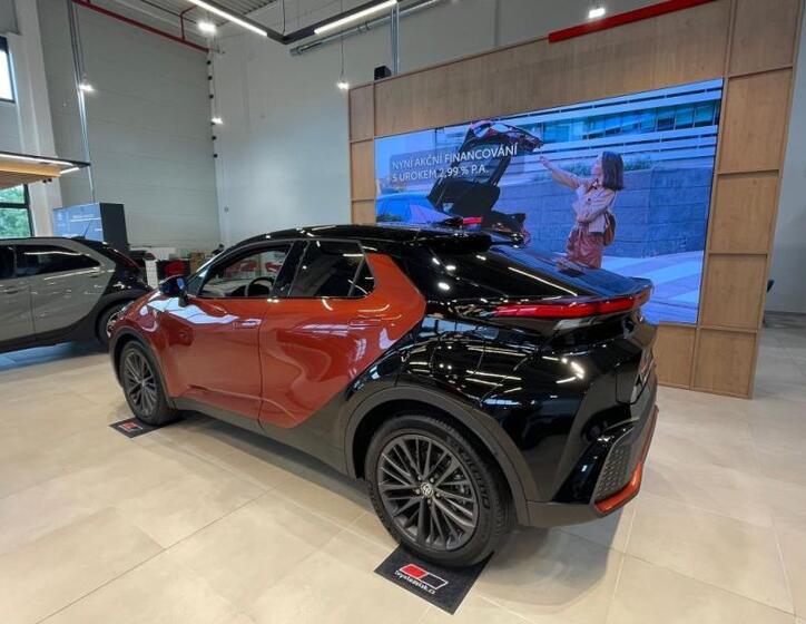 Toyota C-HR 5