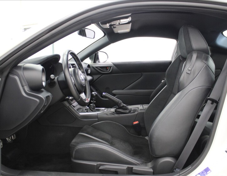 Toyota GR86 6