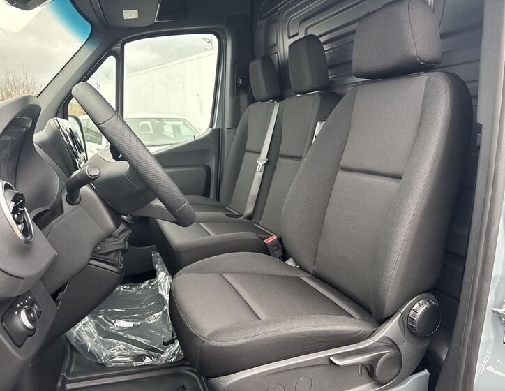 Mercedes-Benz Sprinter 10