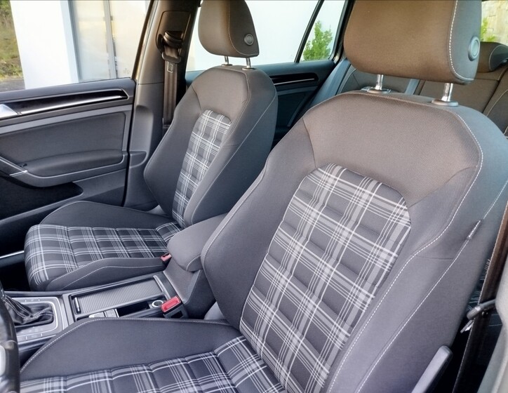 Volkswagen Golf 16