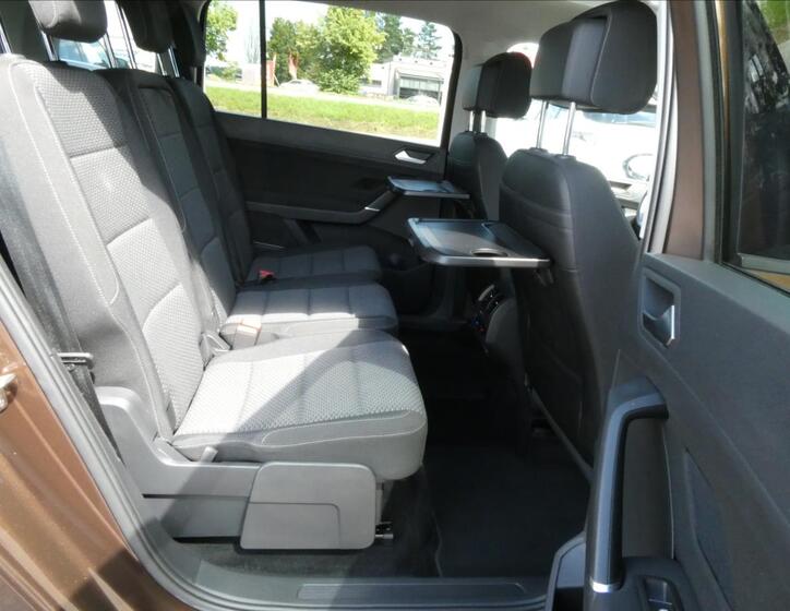 Volkswagen Touran 27