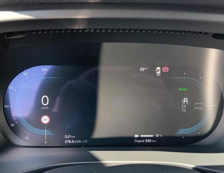 Volvo C40 17