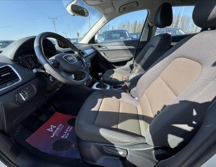 Audi Q3 11