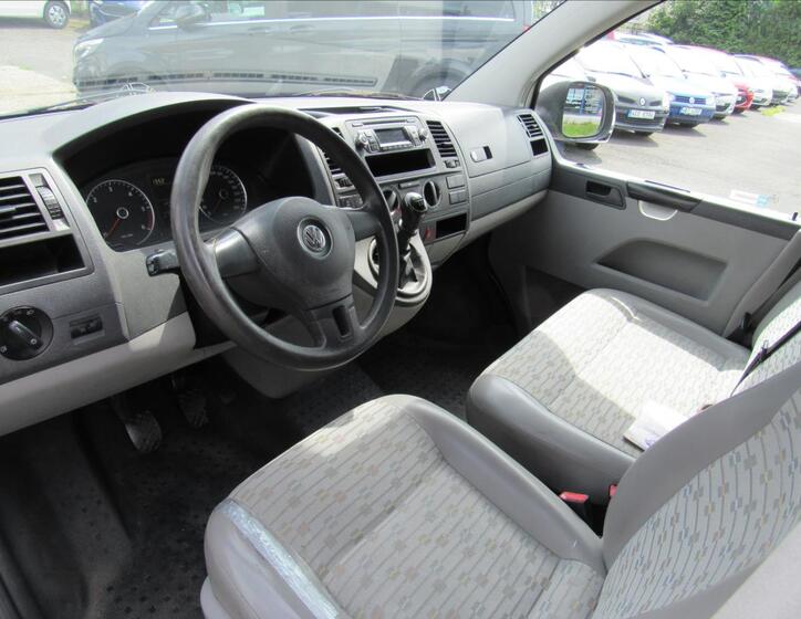 Volkswagen Transporter 9