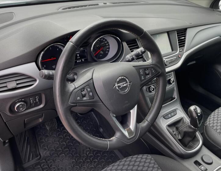 Opel Astra 8