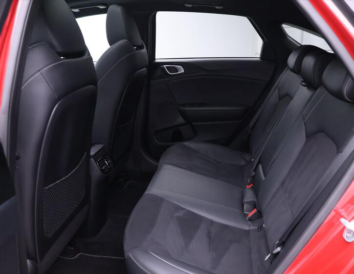 KIA ProCeed 17
