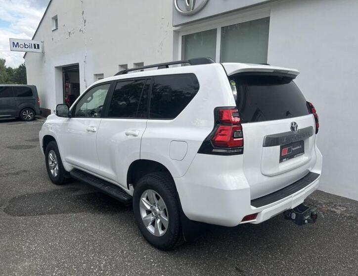 Toyota Land Cruiser 7