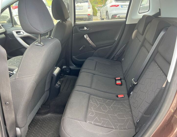 Peugeot 2008 5