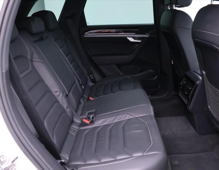 Volkswagen Touareg 53