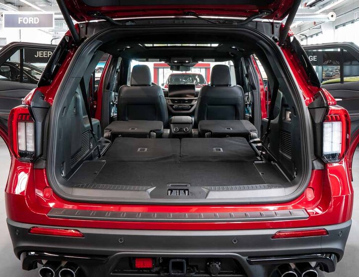 Ford Explorer 8