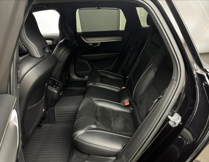 Volvo V90 37