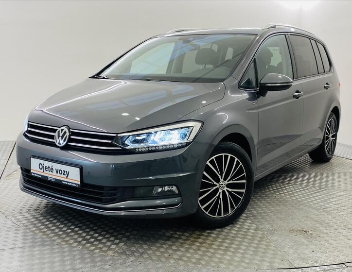 Volkswagen Touran 1