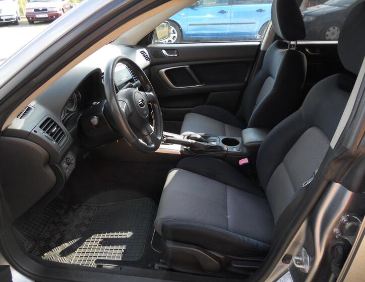 Subaru Legacy 12