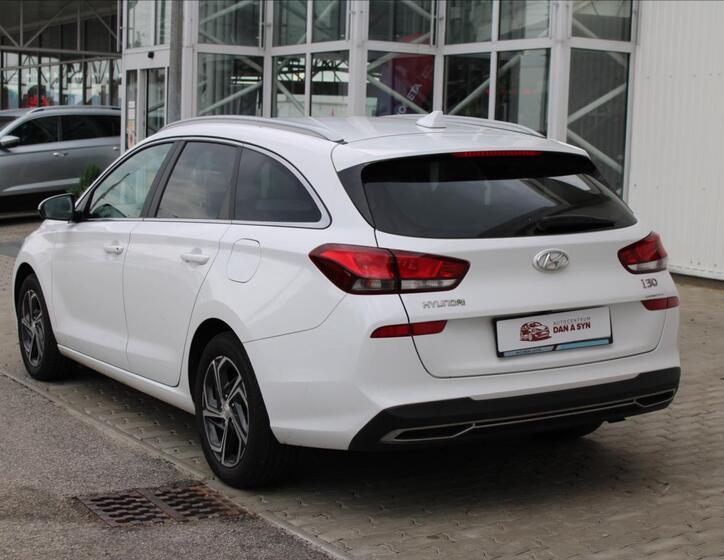 Hyundai i30 4