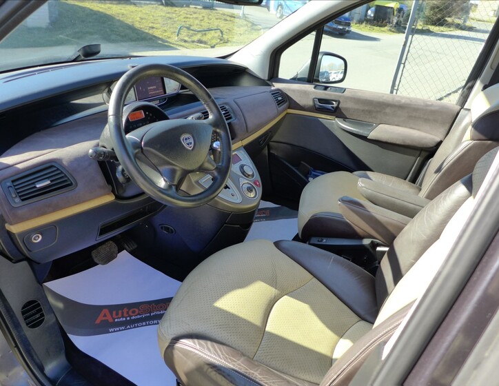 Lancia Phedra 16