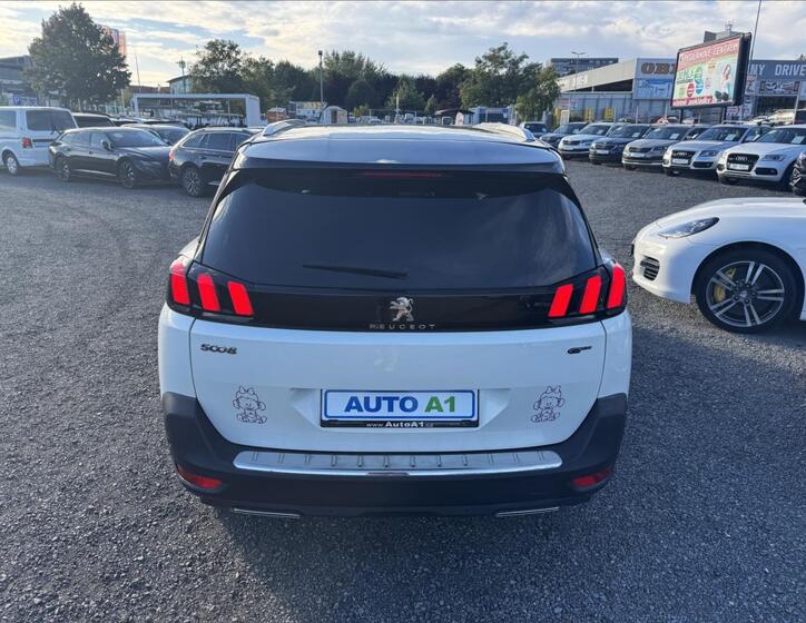 Peugeot 5008 4