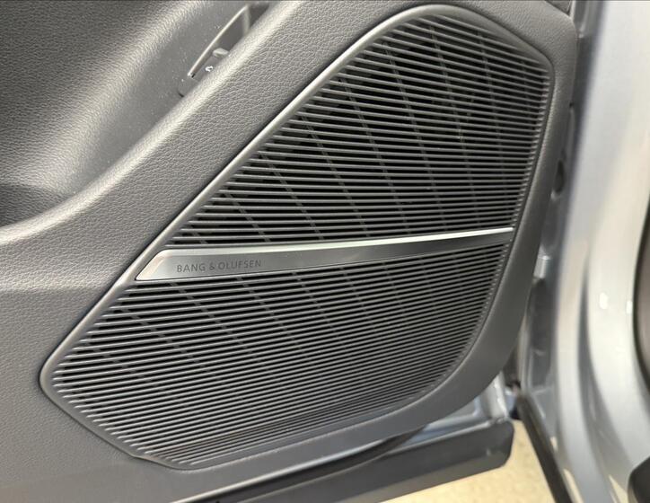 Audi Q8 27