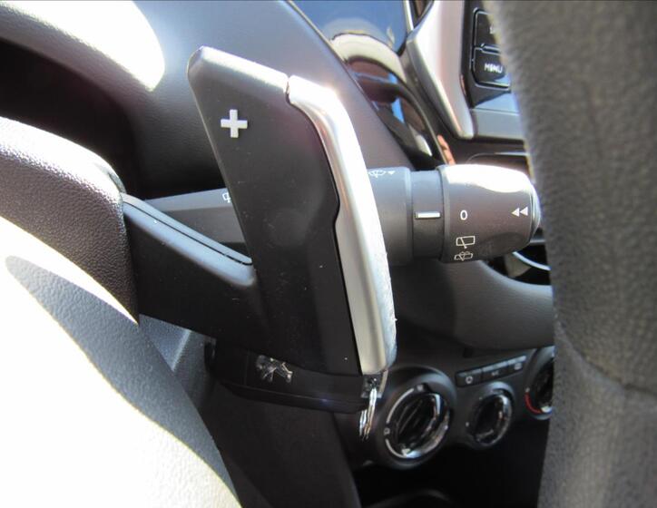 Peugeot 208 21