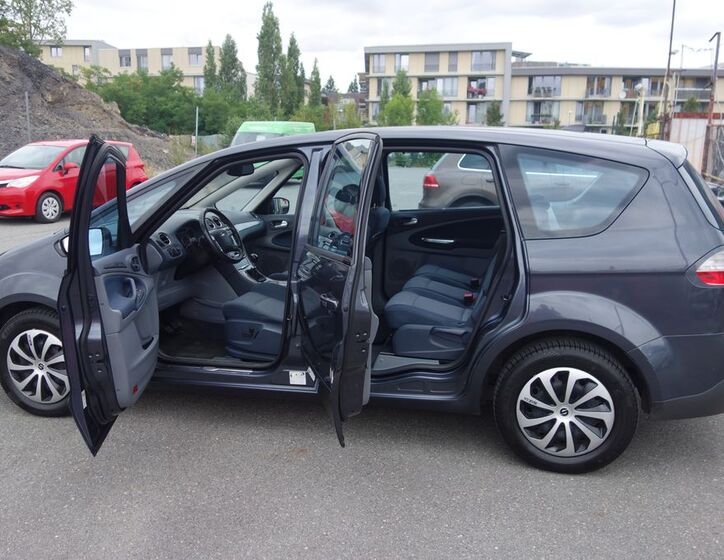 Ford S-MAX 12