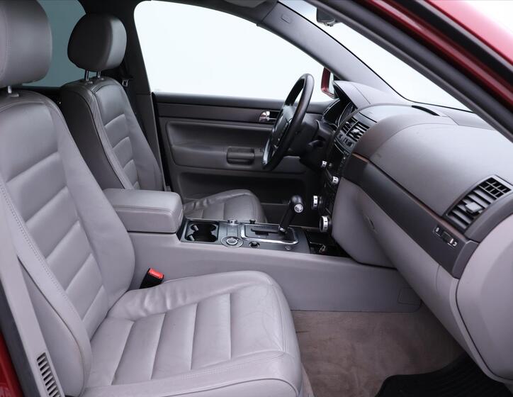 Volkswagen Touareg 13