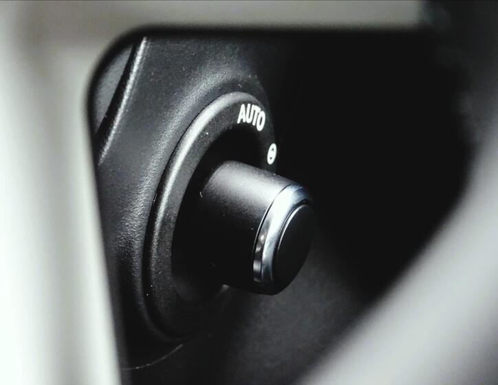 Land Rover Defender 13