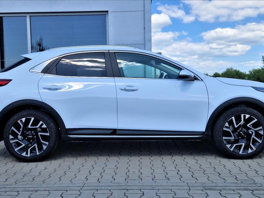 KIA XCeed 4