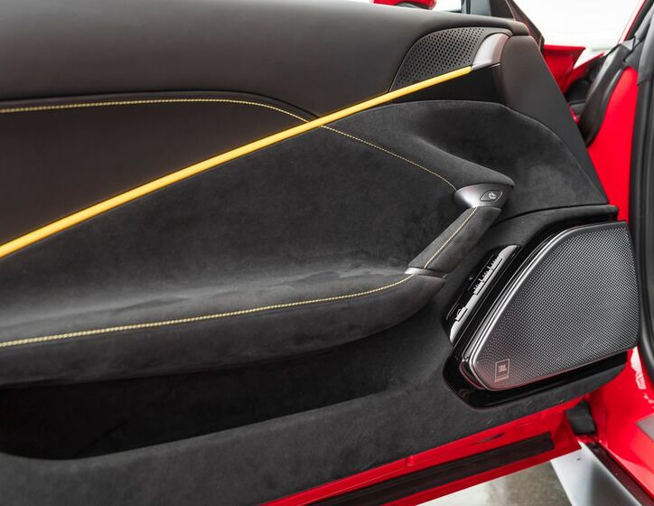 Ferrari Roma 10