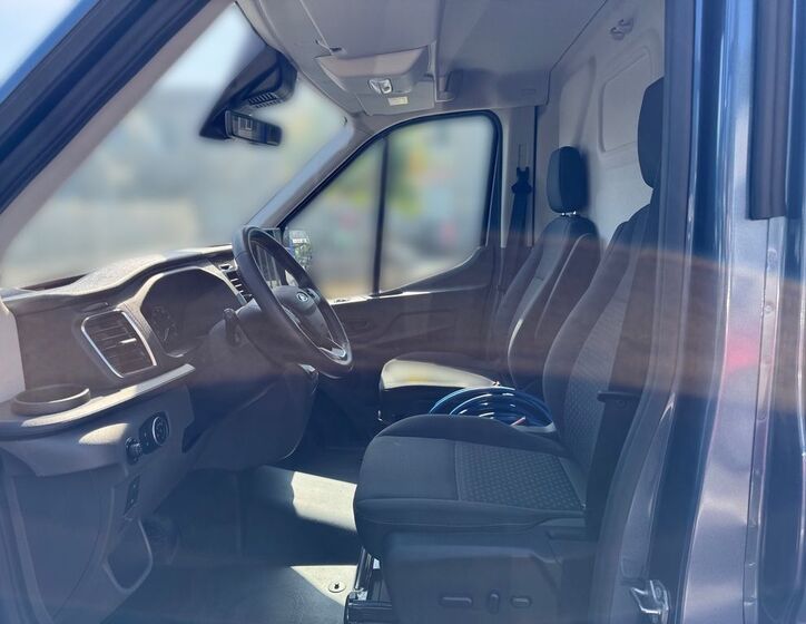 Ford Transit 7
