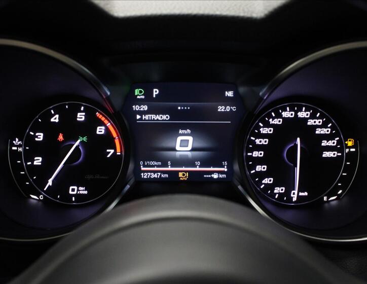 Alfa Romeo Stelvio 22