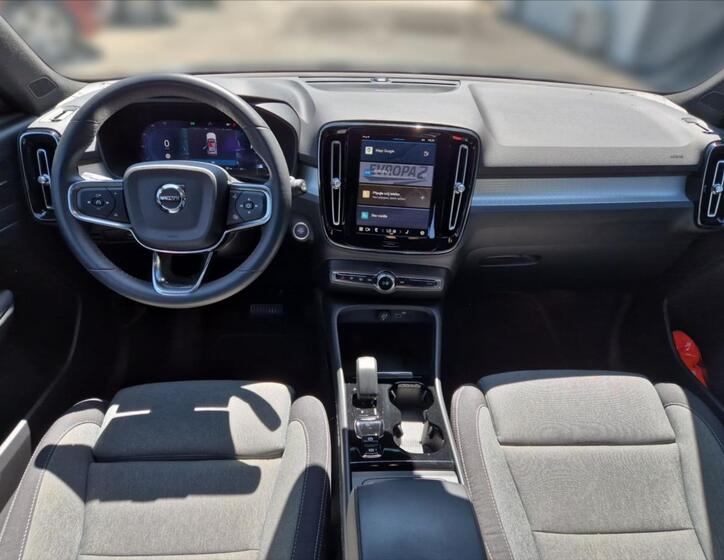 Volvo XC40 10