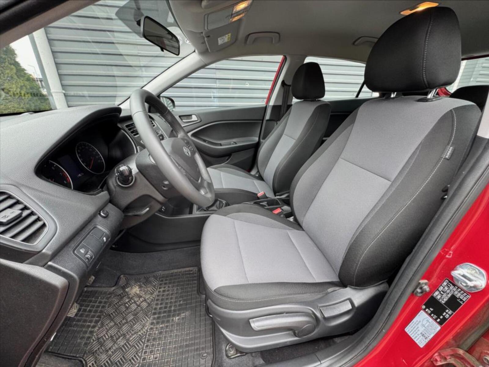 Hyundai i20 11