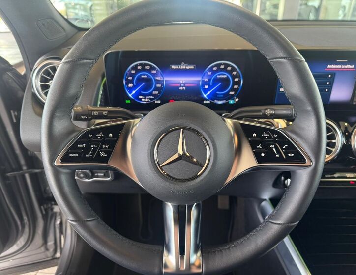 Mercedes-Benz EQB 13