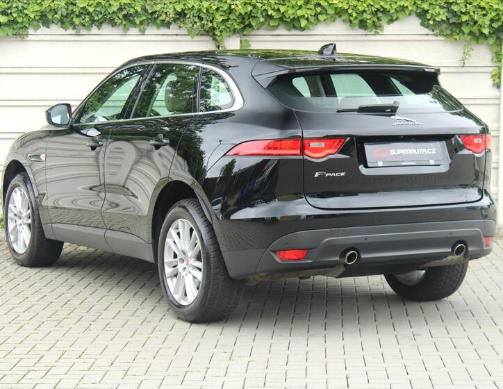 Jaguar F-Pace 4