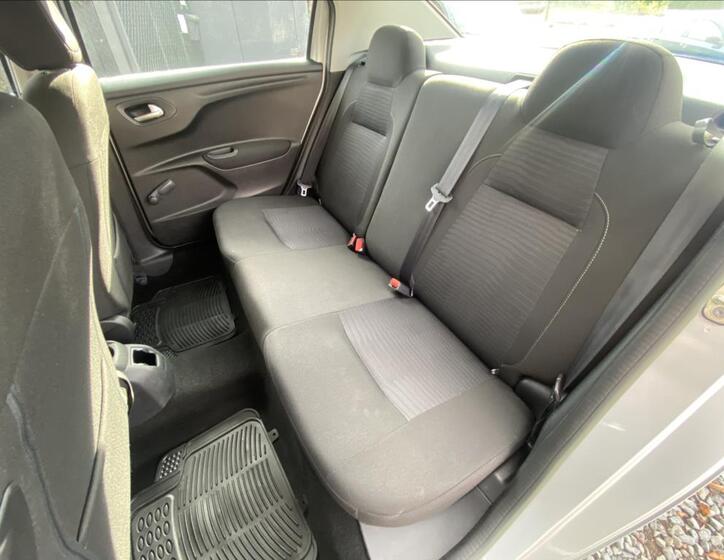 Peugeot 301 37
