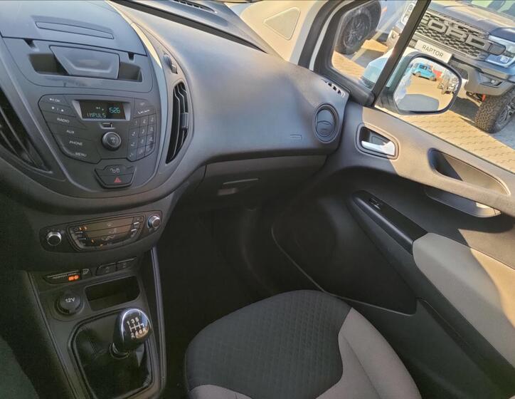 Ford Tourneo Courier 29