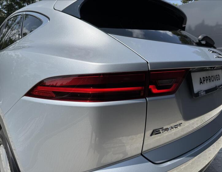 Jaguar E-Pace 19