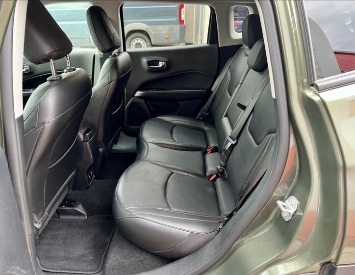Jeep Compass 13
