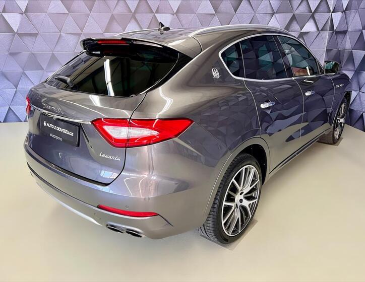 Maserati Levante 7