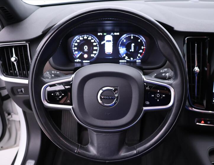 Volvo V90 20