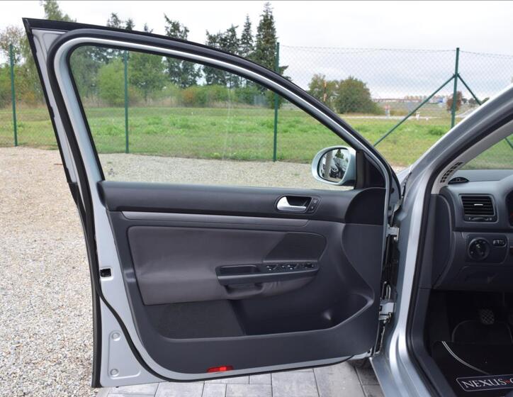 Volkswagen Golf 28