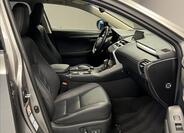 Lexus NX 300h 7