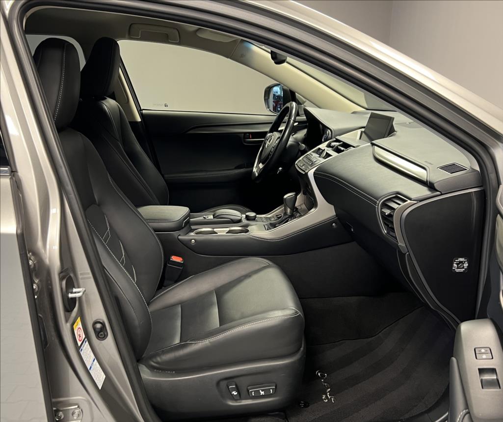 Lexus NX 300h