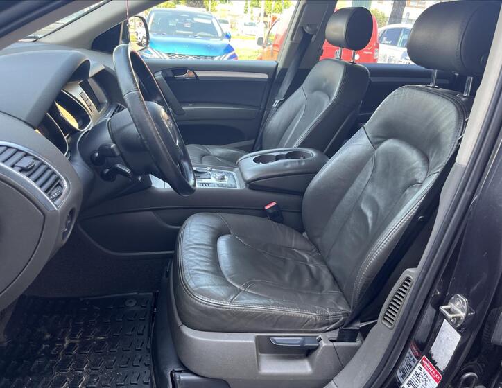 Audi Q7 9