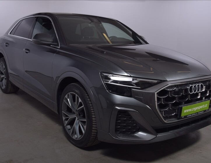 Audi Q8 1