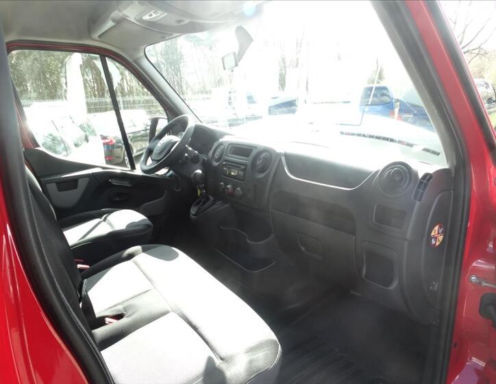 Renault Master 28