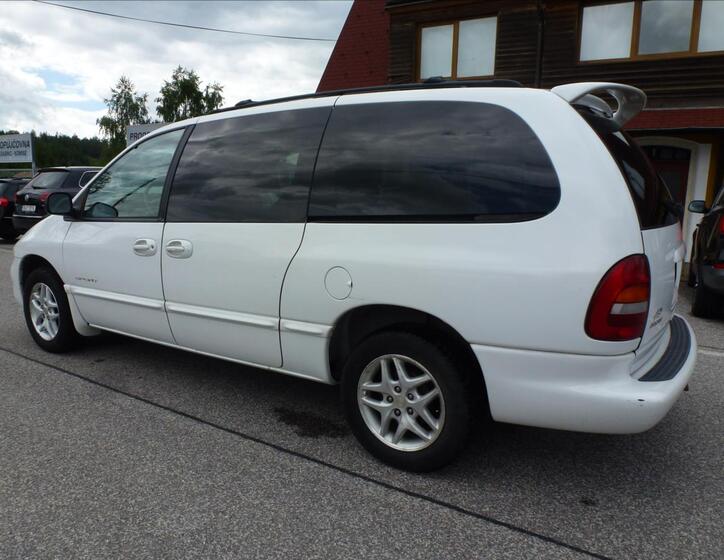 Dodge Grand Caravan 11