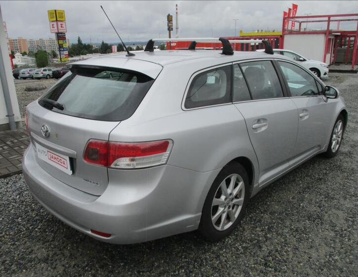 Toyota Avensis 5