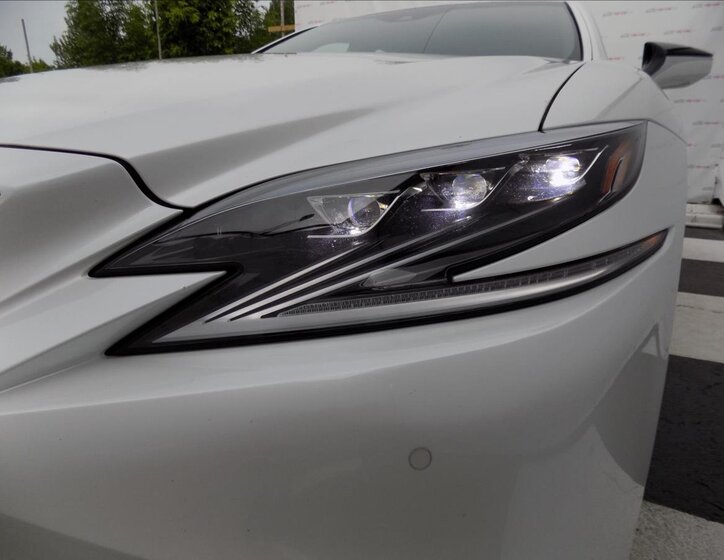 Lexus LS 500 43